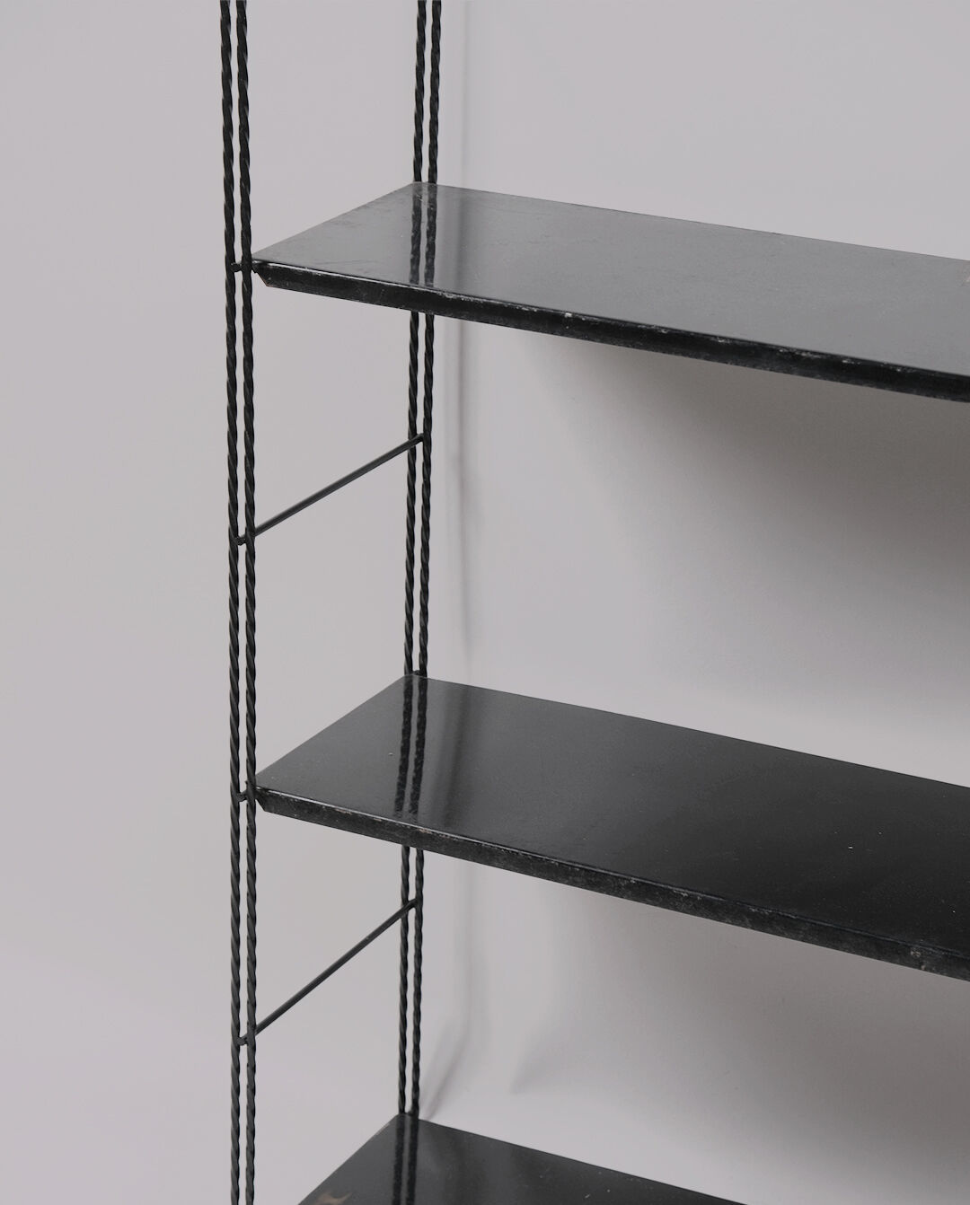 Étagère murale en tôle