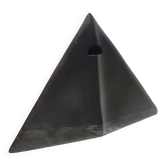 Vase soliflore en céramique noire pyramide ou raie manta design
