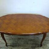 Regency style table with integrated extensions