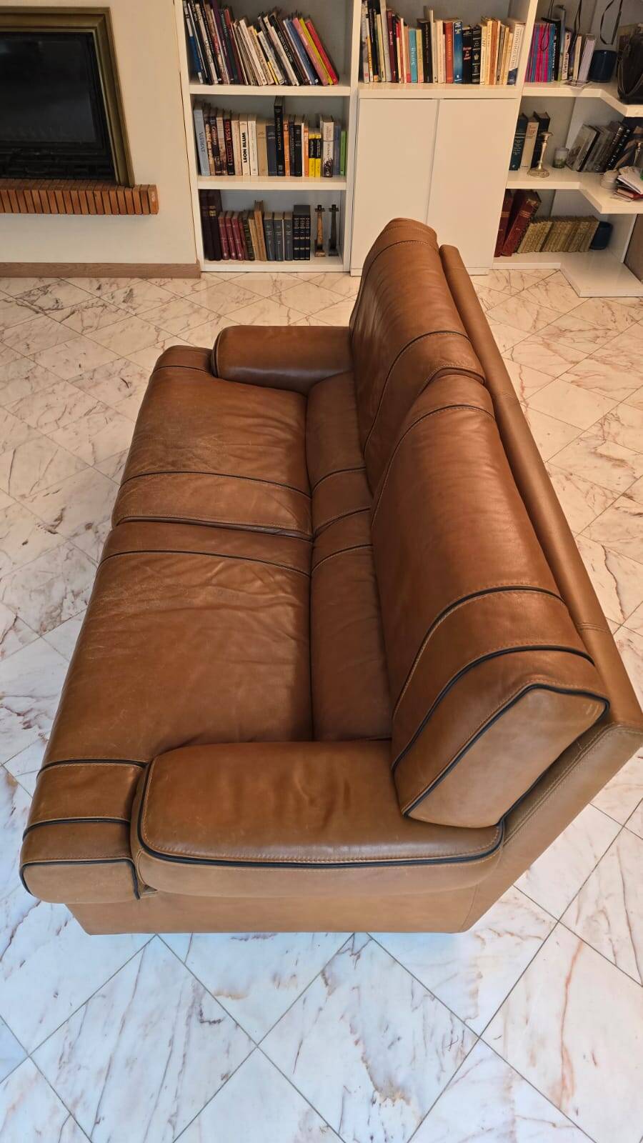 Three-seater leather sofa