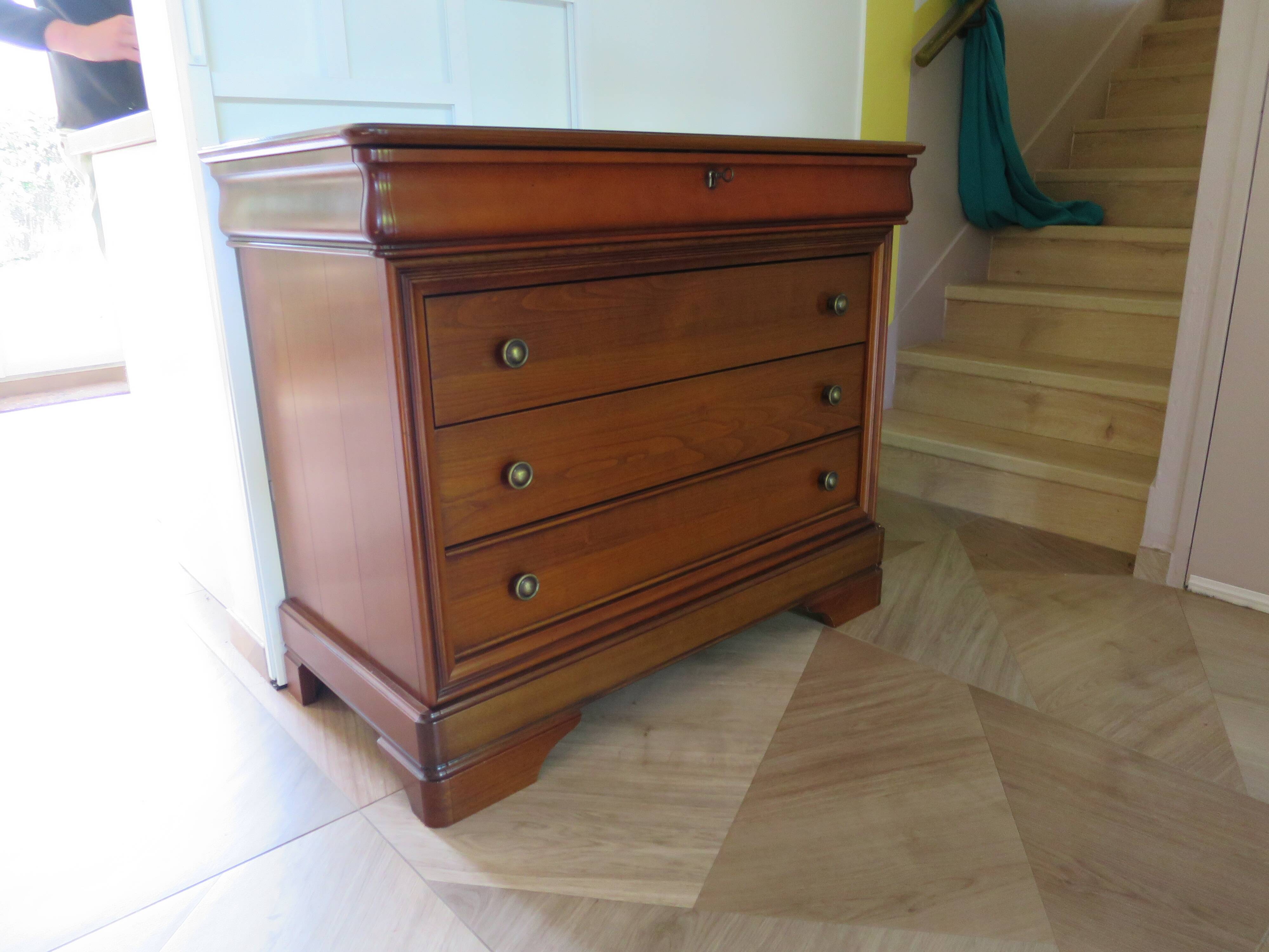 Louis Philippe chest of drawers with ogee - 4 drawers - 1 lock - cherry wood - 1980s