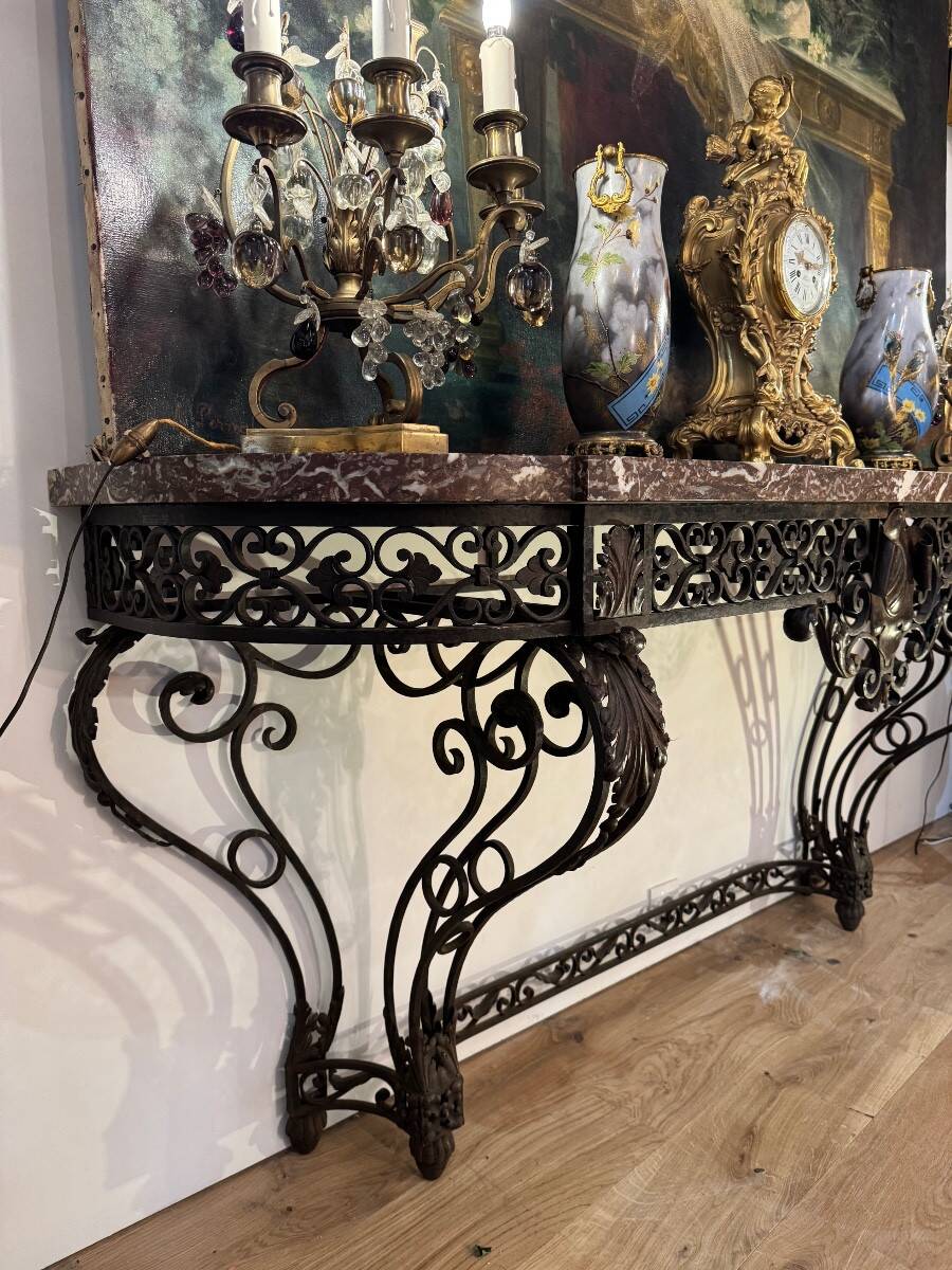 Console en fer forgé d’époque Napoléon III dessus de marbre rouge de Rance