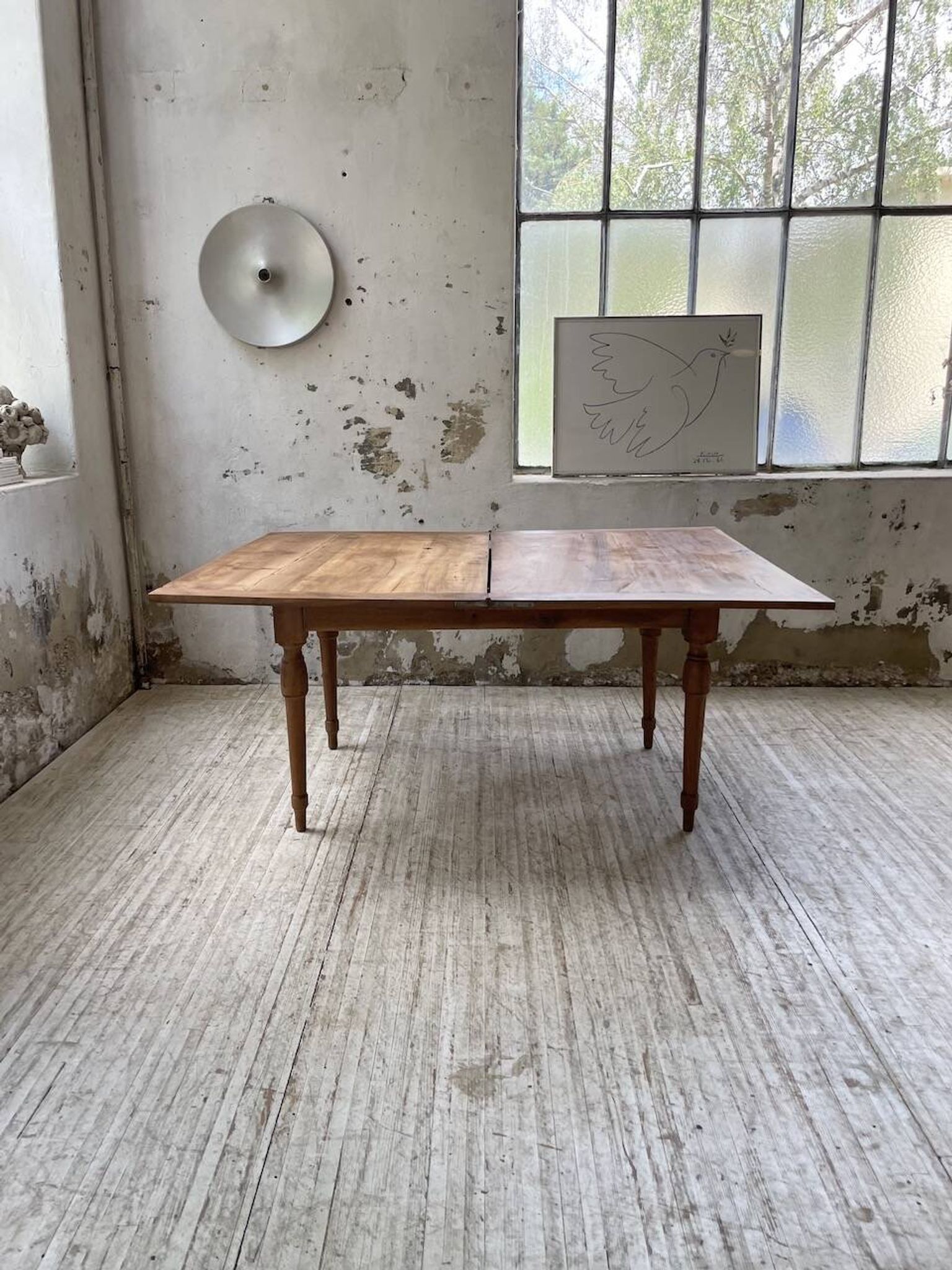 Table de ferme noyer plateau pivotable à allonges