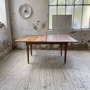Table de ferme noyer plateau pivotable à allonges