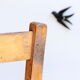 Chaise bistrot des années 50 en bois patiné