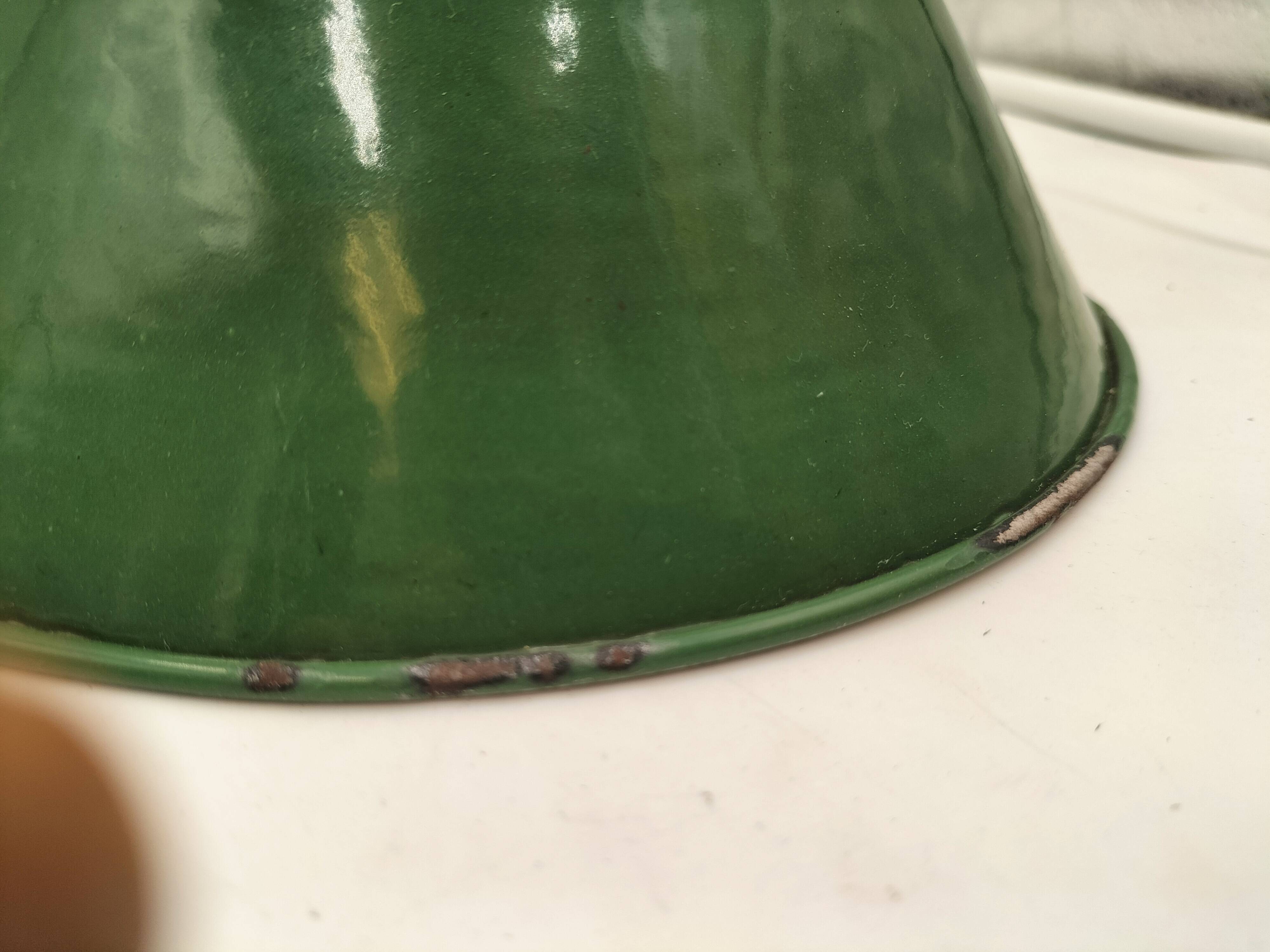 Enamelled sheet metal suspensions