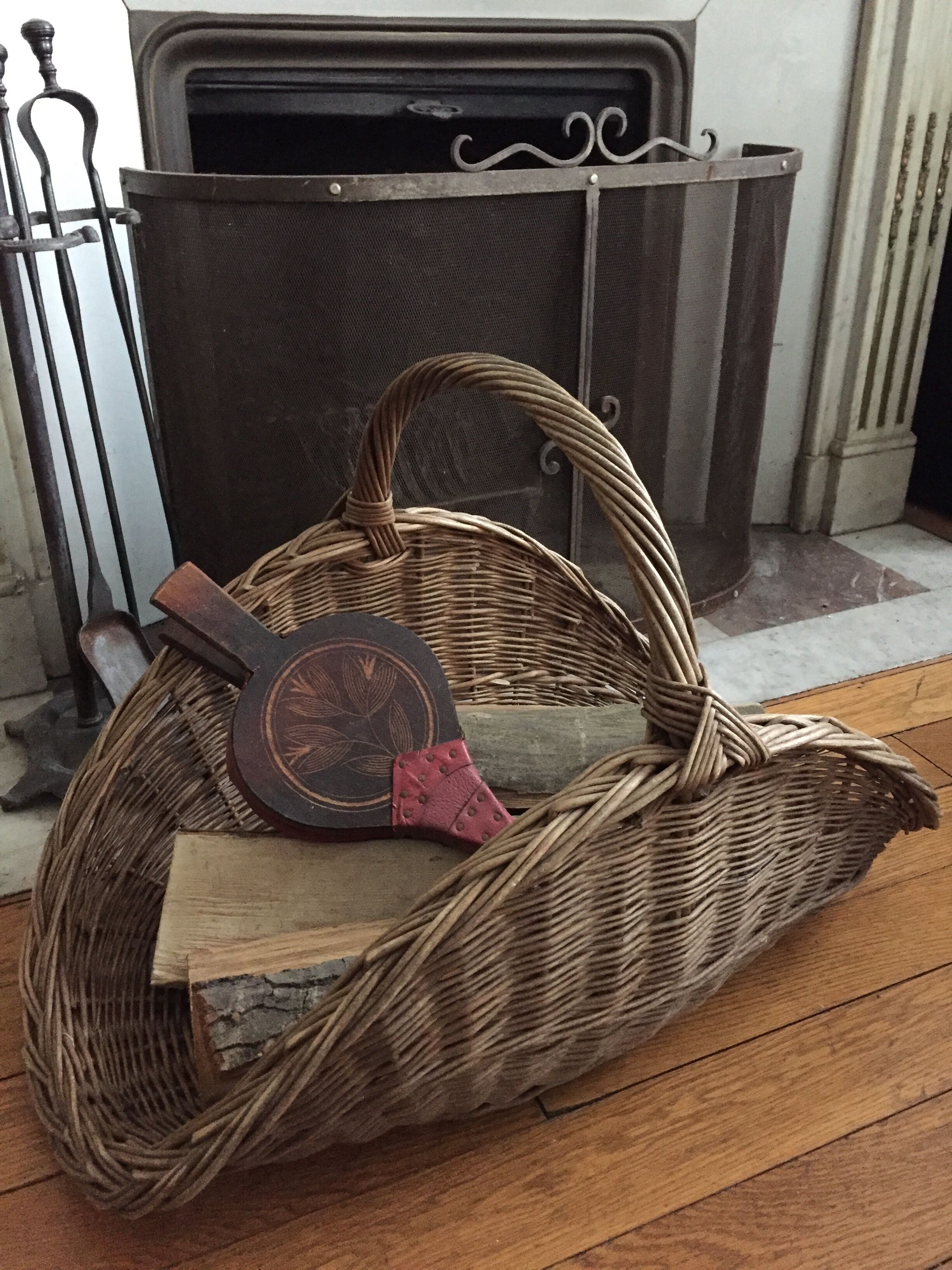 Large logs braided wicker basket