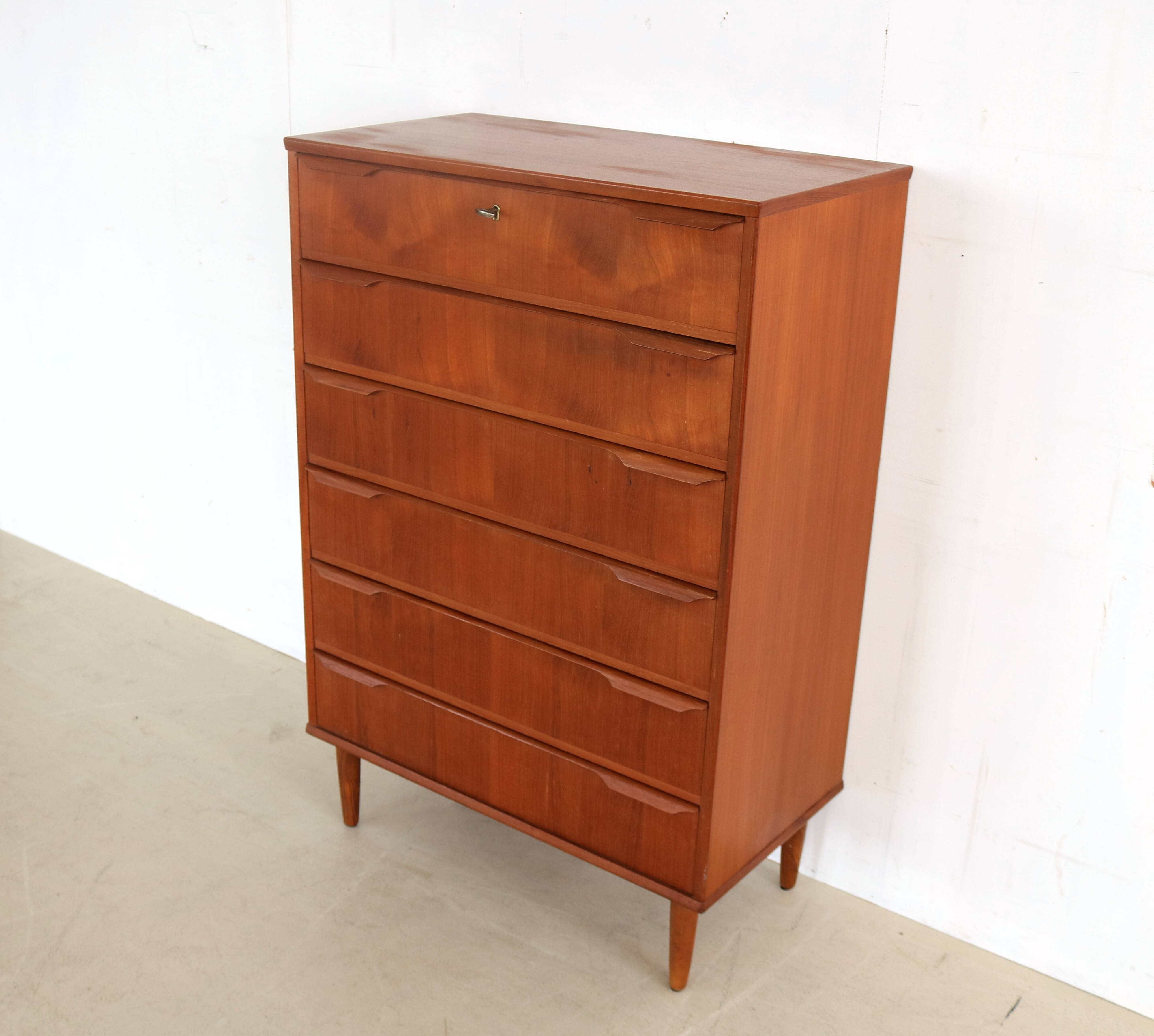 Commode design danois