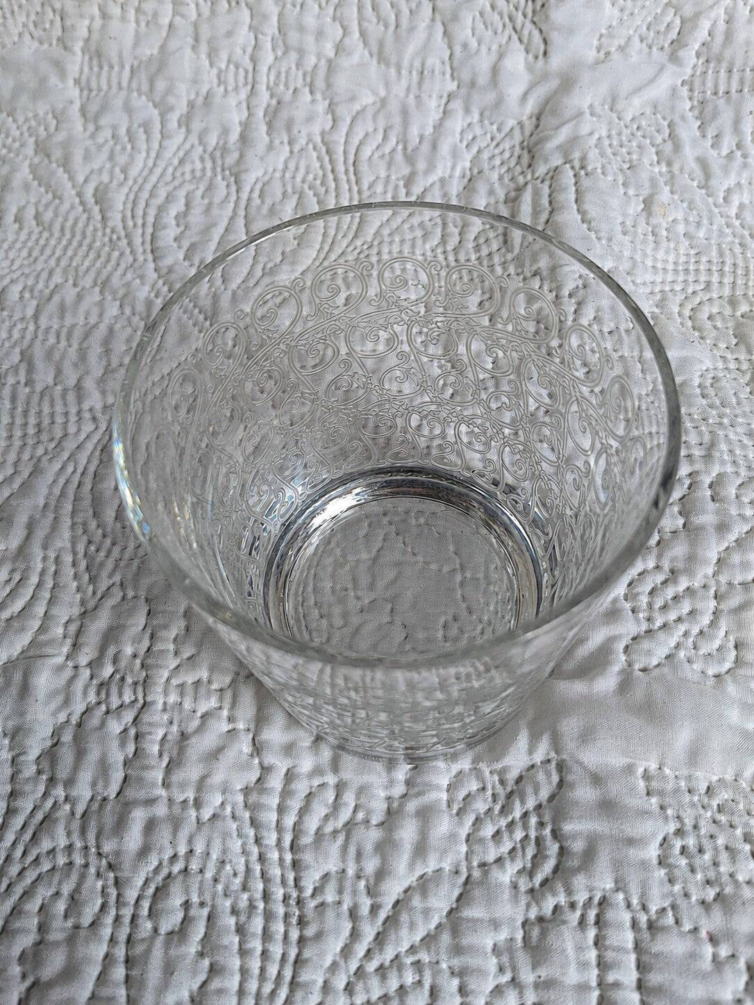 Baccarat crystal water glass engraved with arabesques, 20th century.