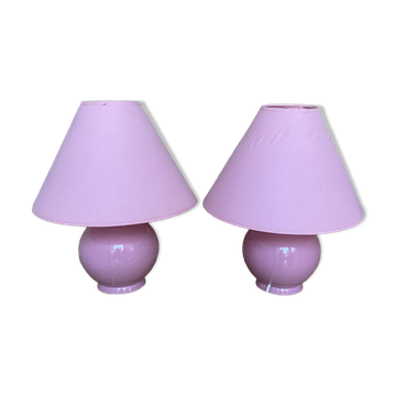 Lot of 2 candy pink bedside lamps.