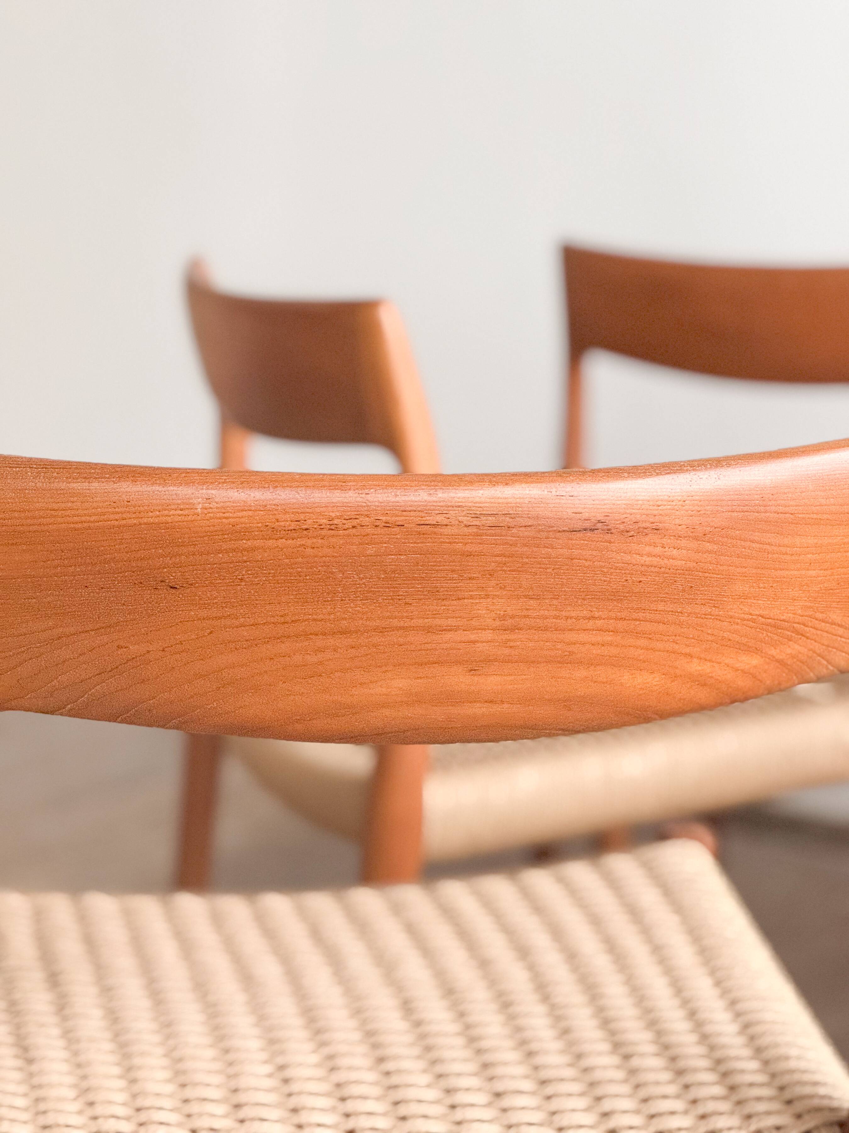 Chaises danoises en teck Mid-Century par Niels O. Møller # 77, set de 4