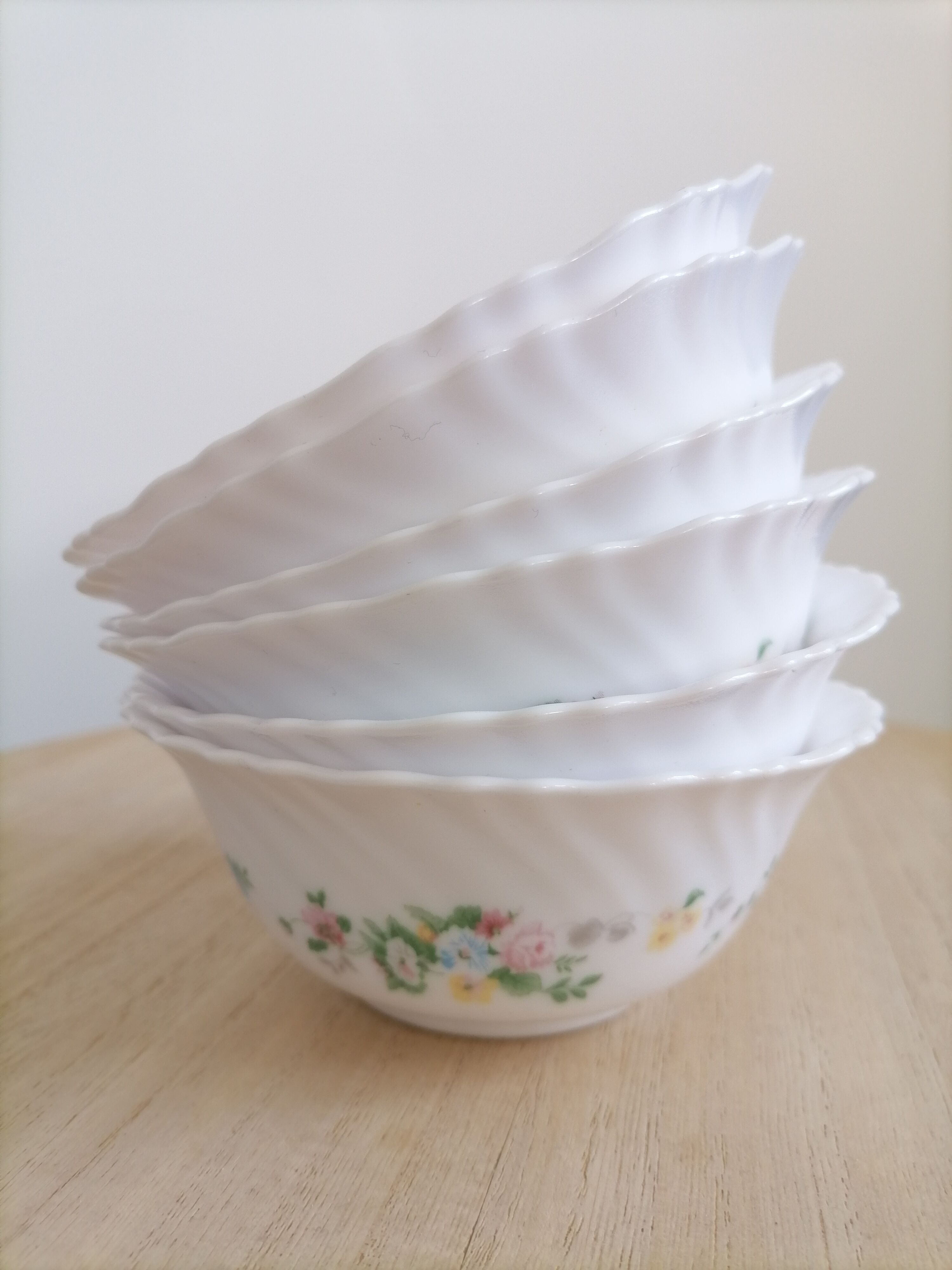 6 Arcopal cups Victoria model