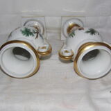 Paire vases porcelaine de paris signée PP en creux décors tournant peints main anses dorées