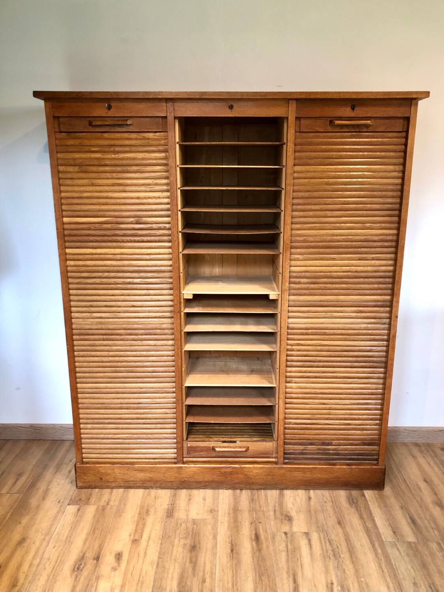 Triple curtain binder