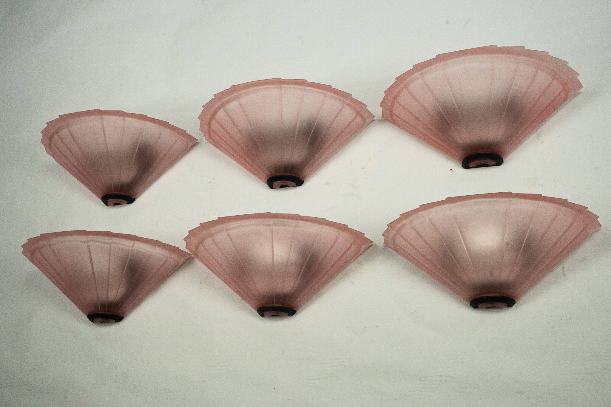 Set of six De Majo sconces in thick pink murano glass. Italy 1980s