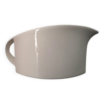 Gravy boat