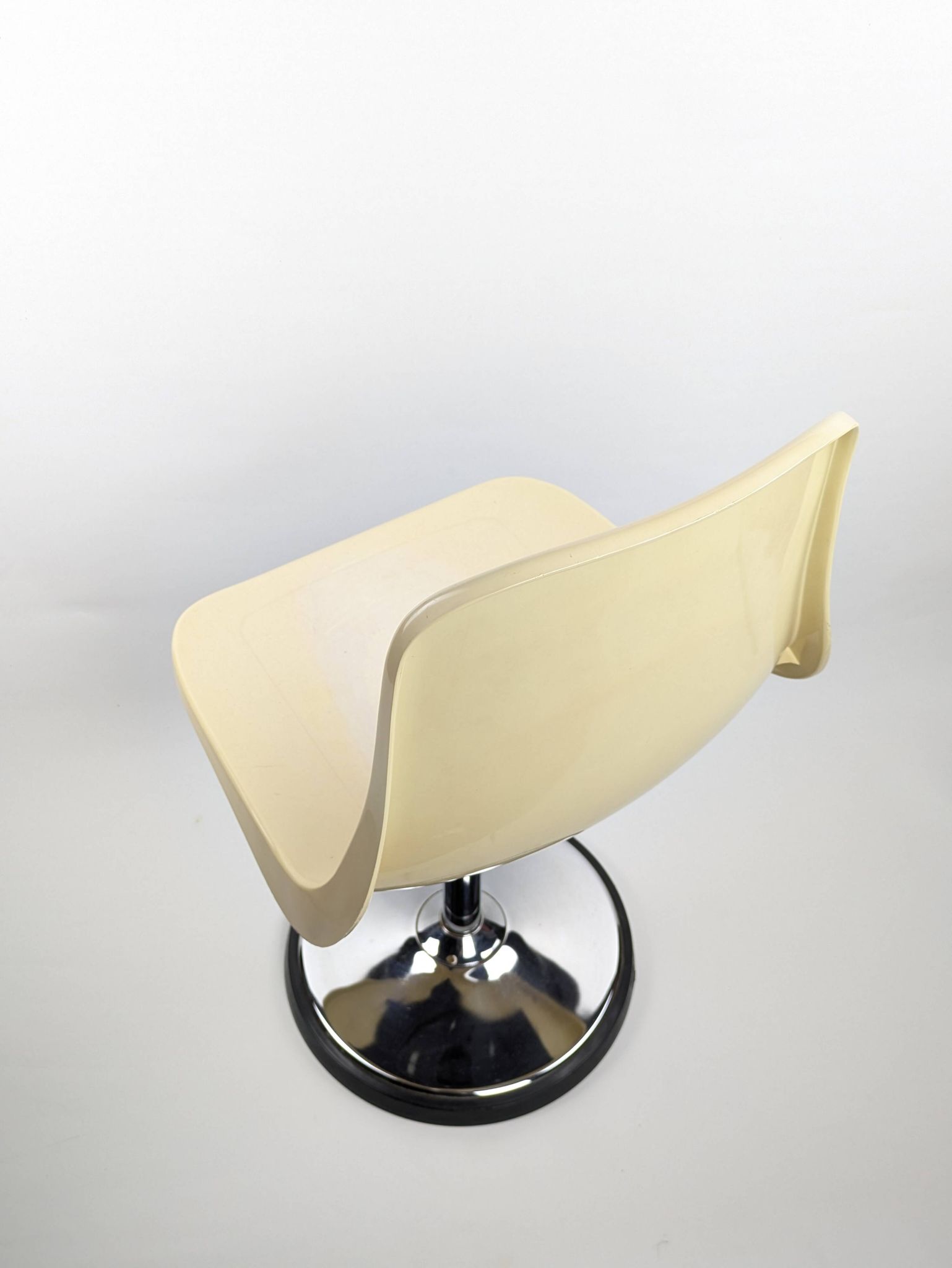 Chaise coque Cojer par Étienne Fermigier 1970