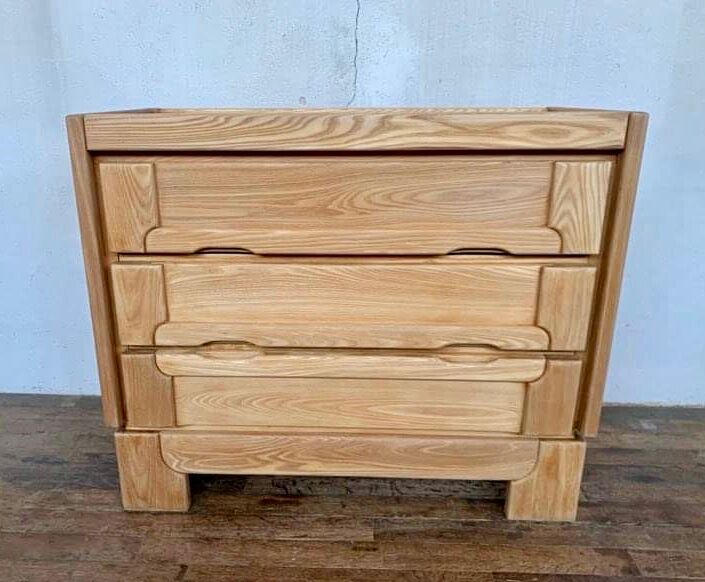 Modernist vintage chest of drawers in solid elm