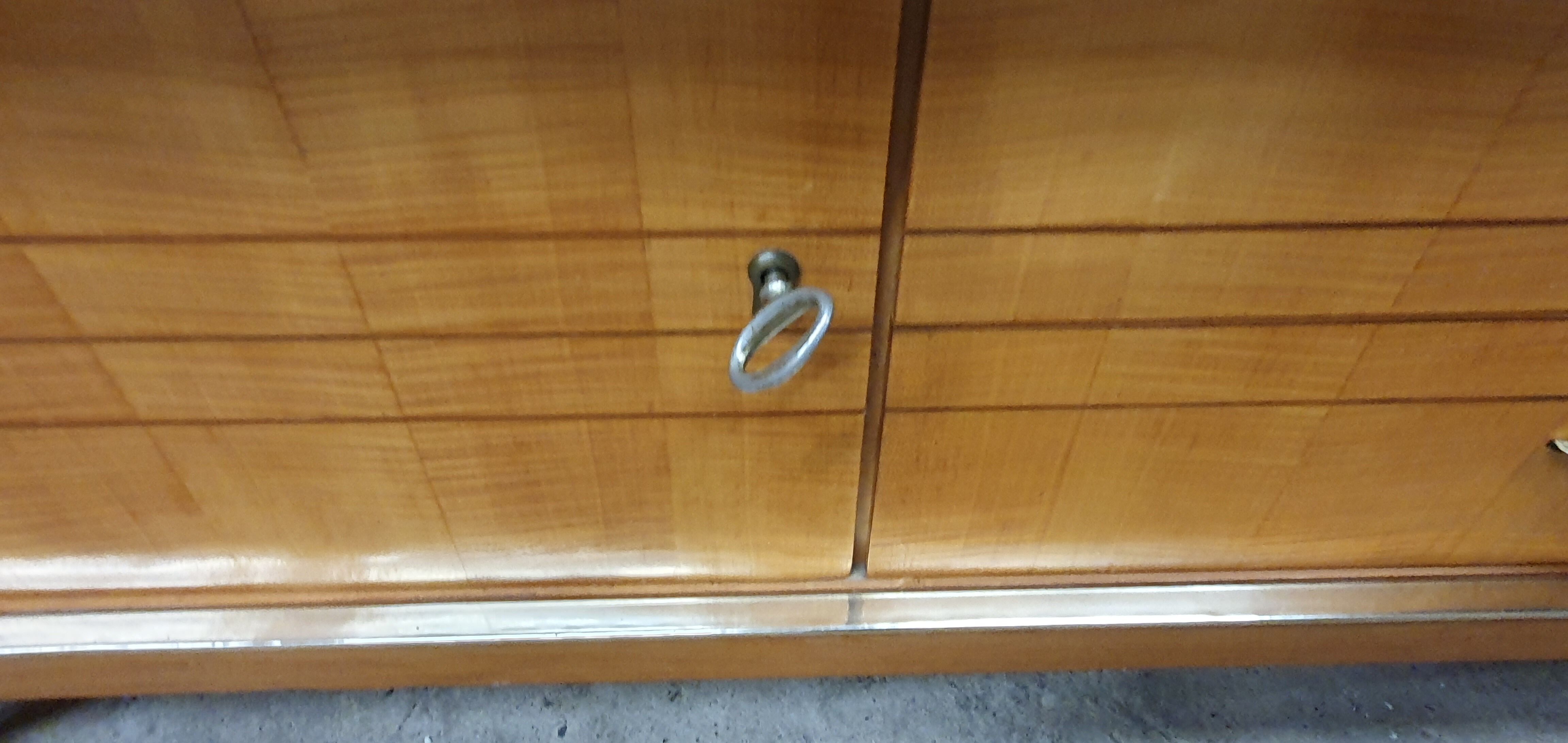 Lowborard row of the 60s"