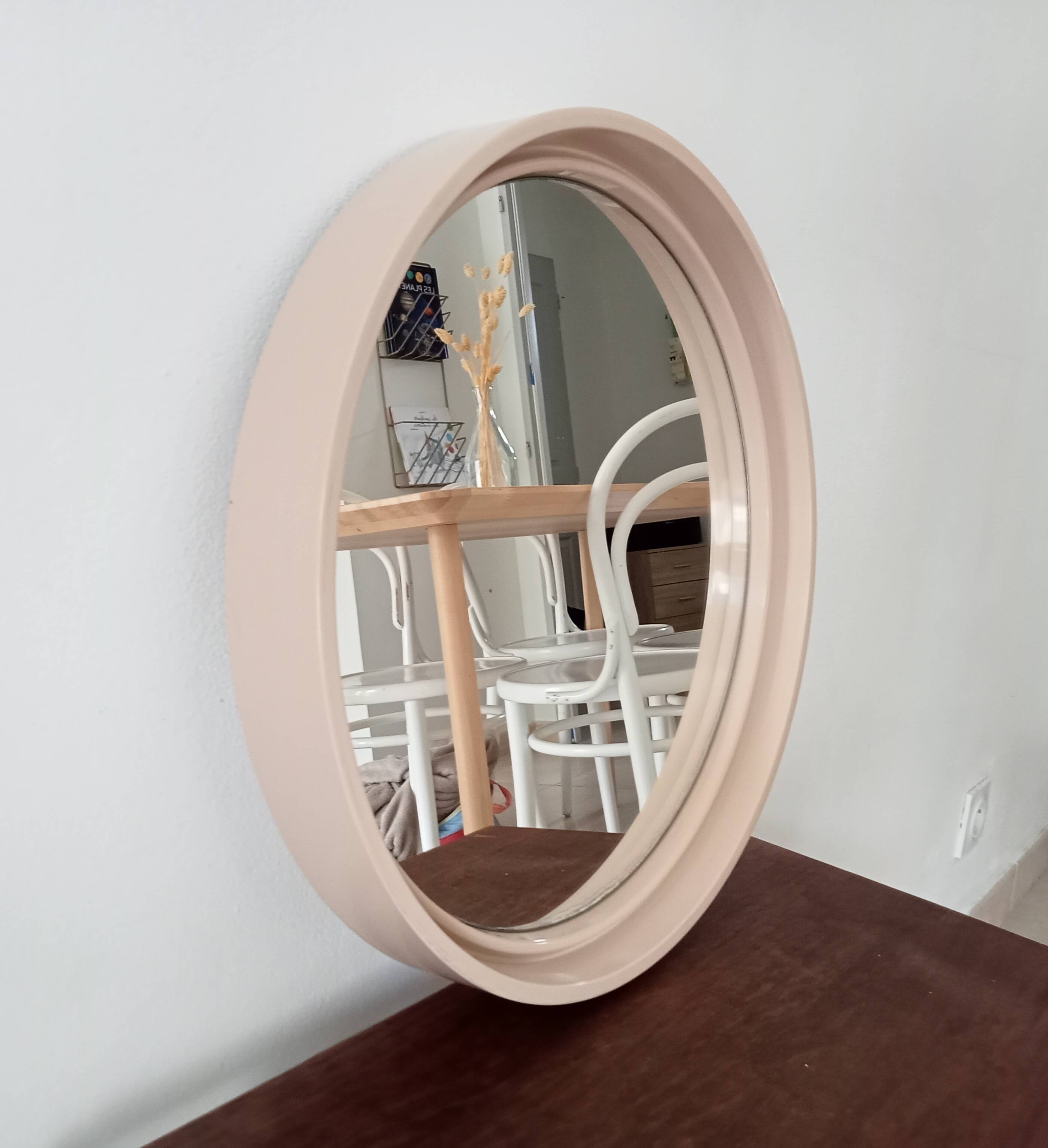 Vintage round mirror from the 60s/70s.