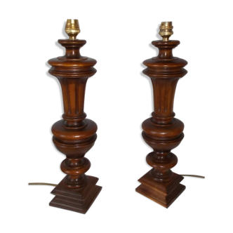 Pair of feet of walnut lamps