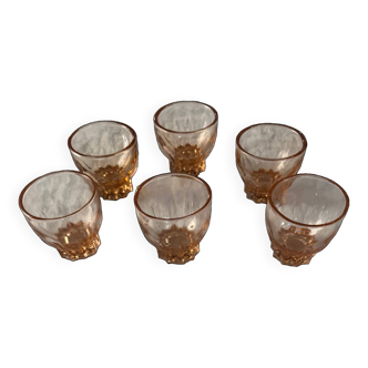 Verres à  liqueur roses