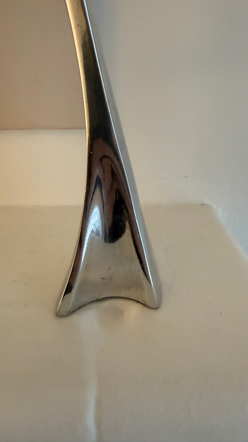 Set of 2 Swann candle holders by Matthew Hilton