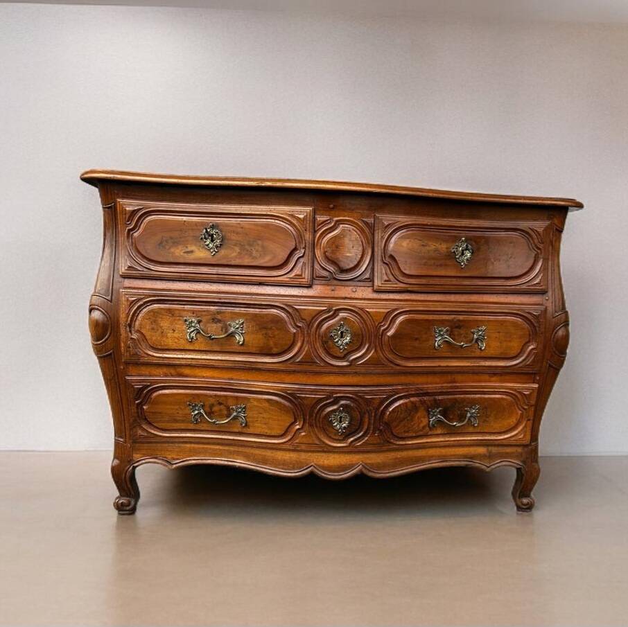 Commode Tombeau Louis XV En Noyer D’époque XVIIIème