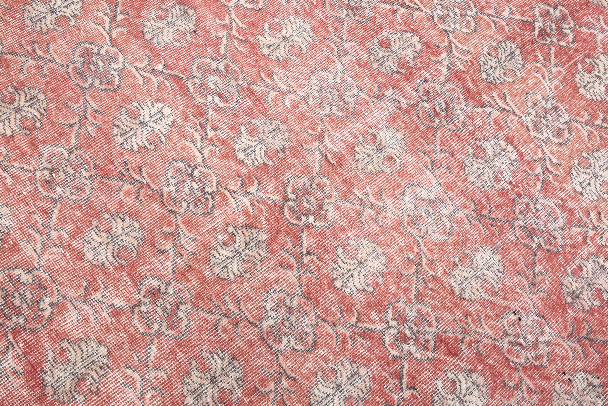 Pale red classic vintage rug, 215x335cm