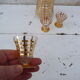 Ensemble à liqueur en verre doré strié carafe et 3 verres