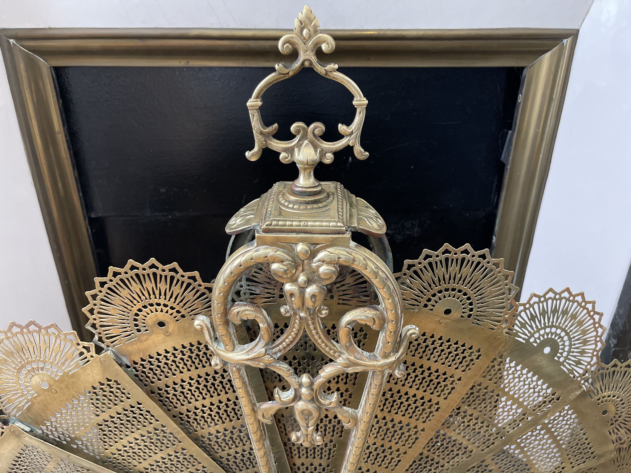 Old bronze fire firewall Napoleon 3 peacock tail fan and Vulcan head