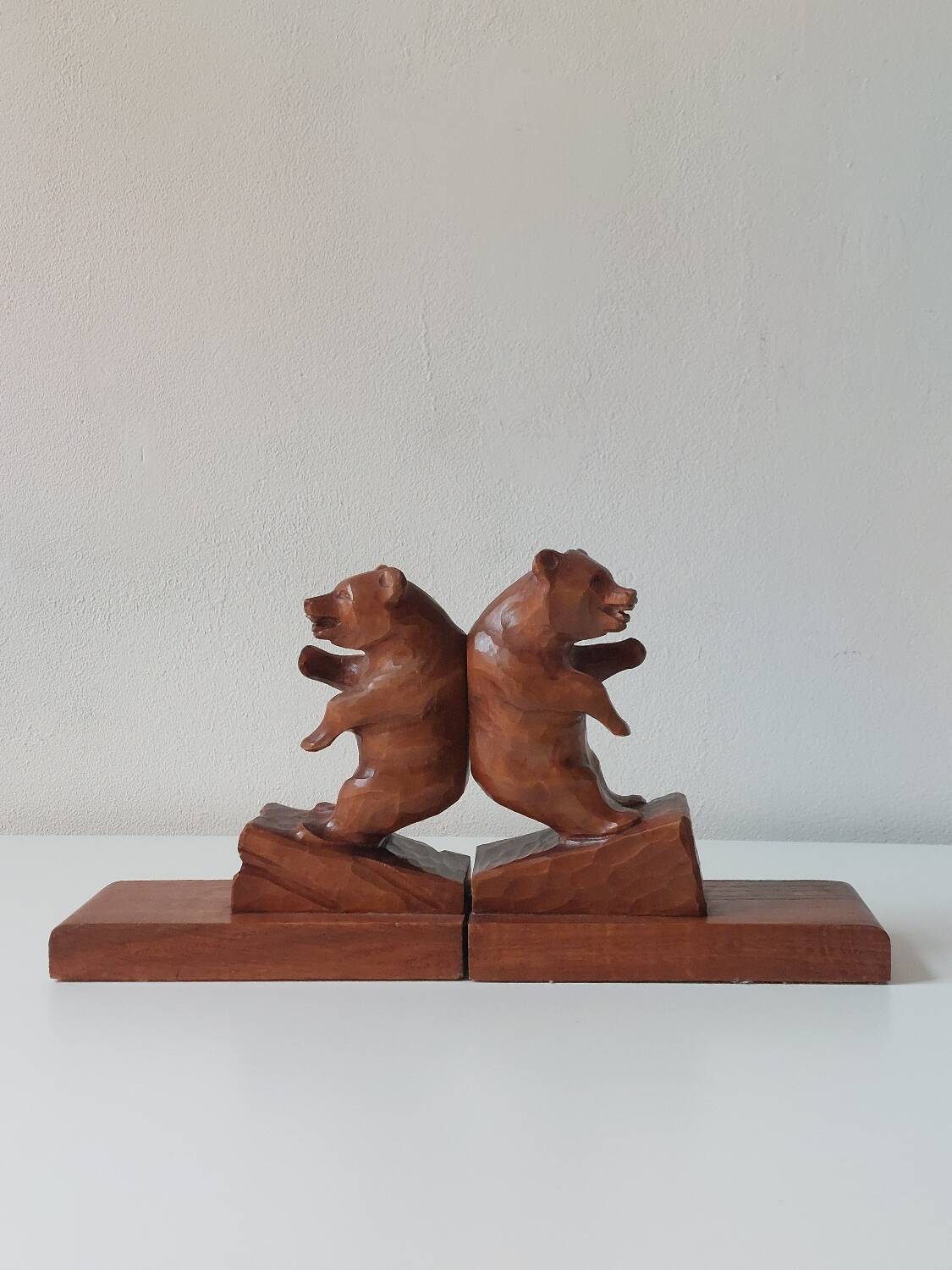Paire de serre-livres vintage en bois sculpté à la main, décor ours