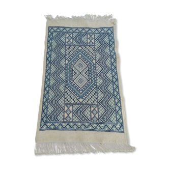 Blue and white Berber carpet wool 120 x 68 cm