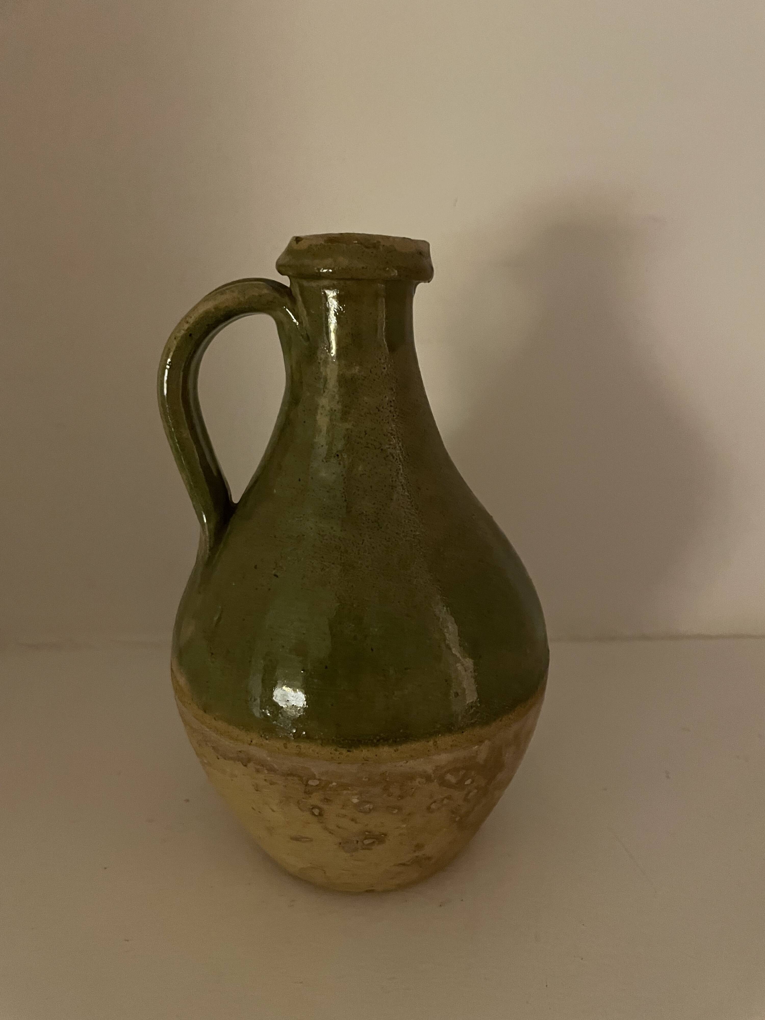 Set of 12 decorative items