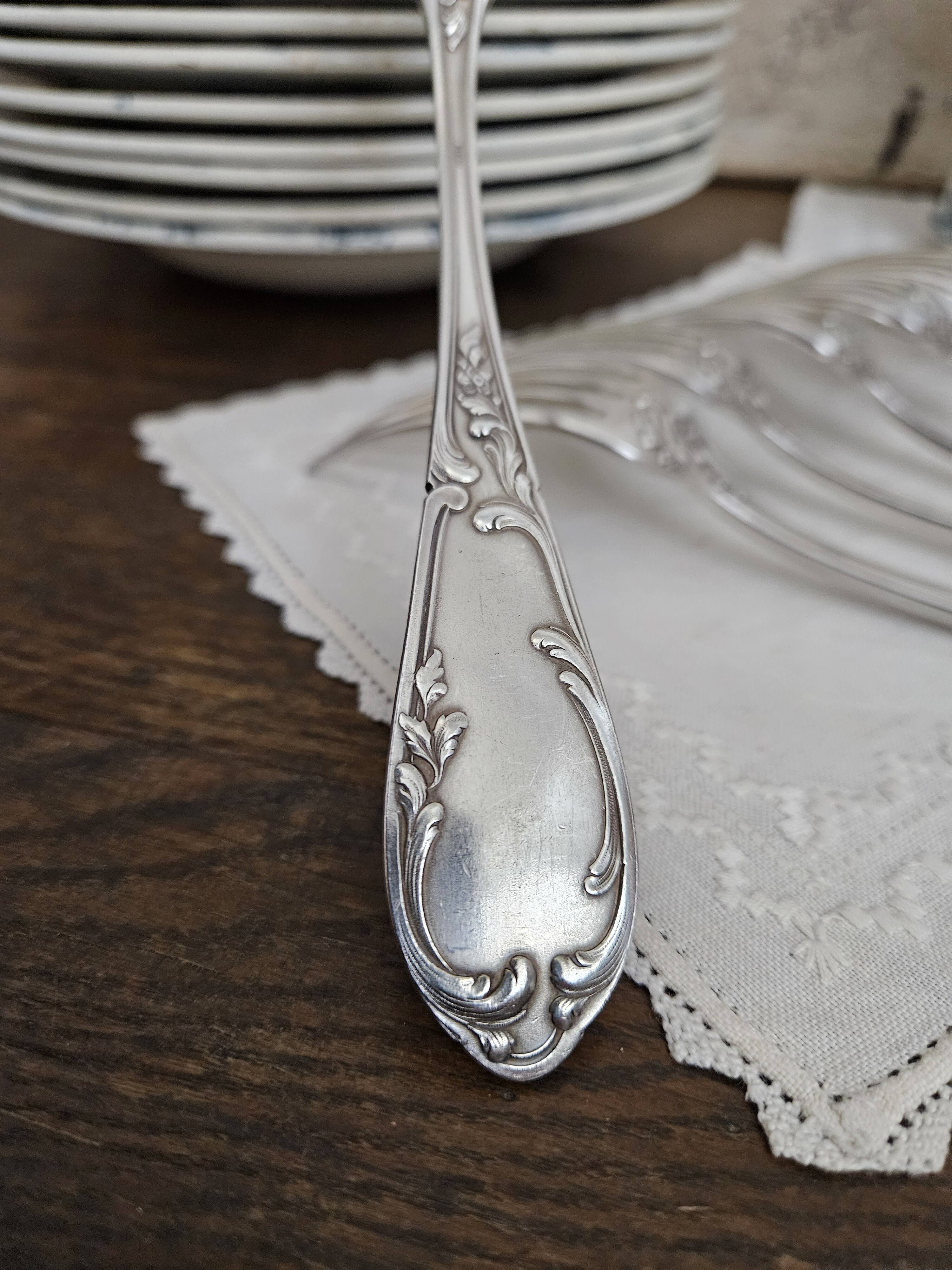 6 silver metal forks