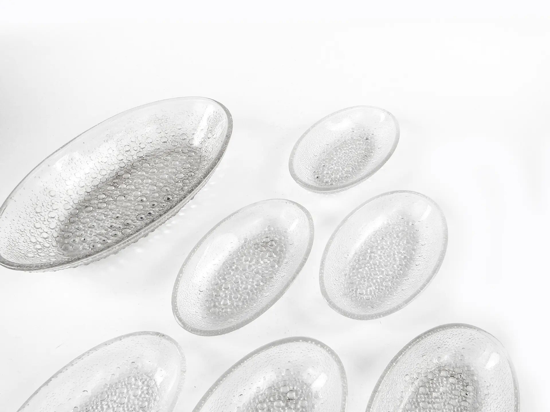 Set of dessert plates Krople Rosy, transparent glass, design by J. Drost, Ząbkowice, Poland, 1970s
