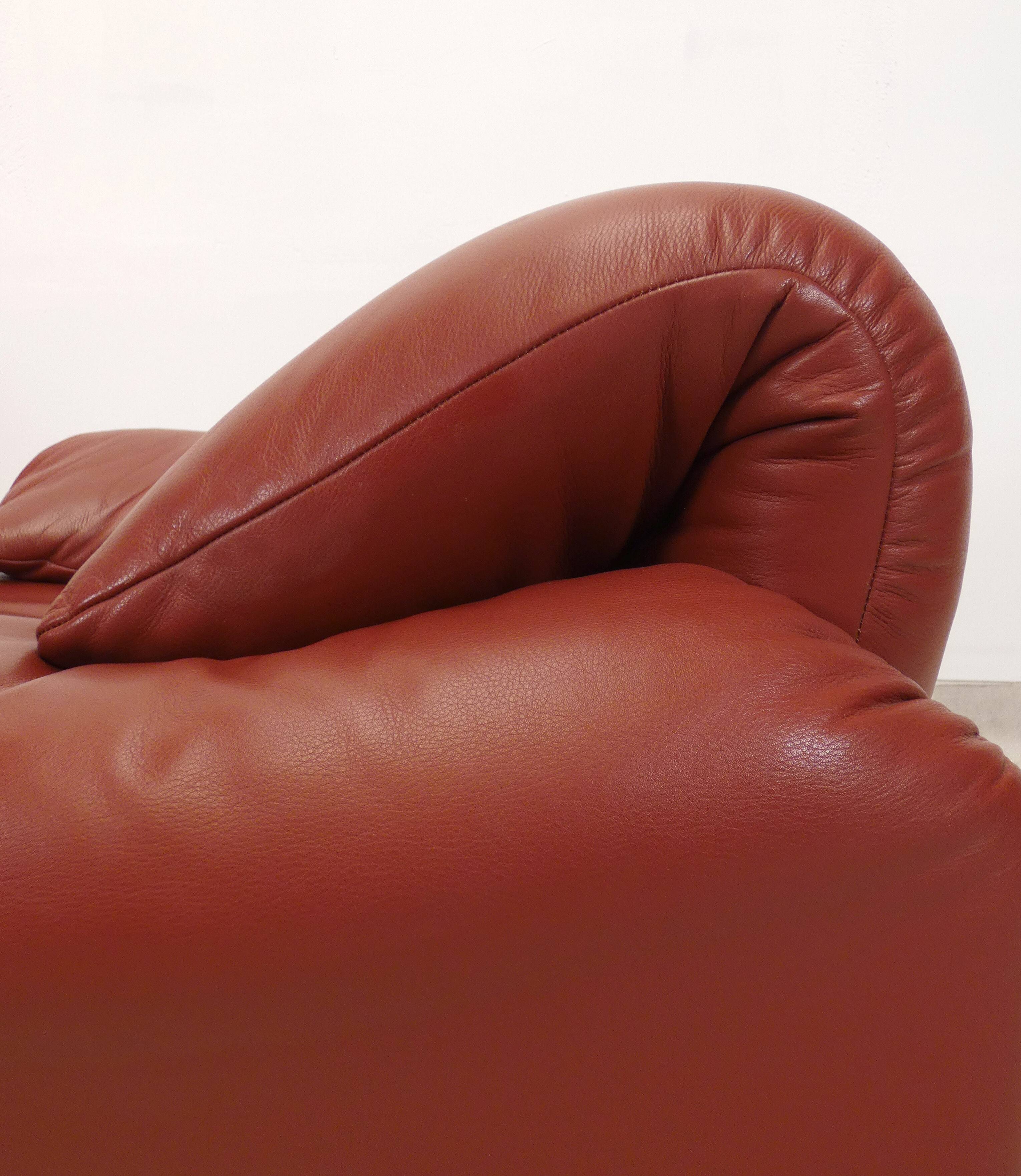 2 Cassina Maralunga fauteuils with ottoman