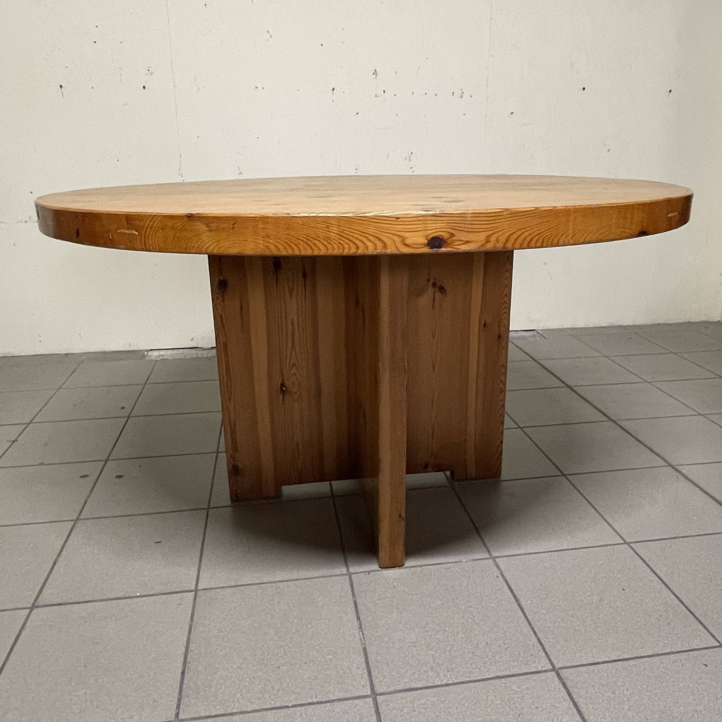 1970s round dining table in larch