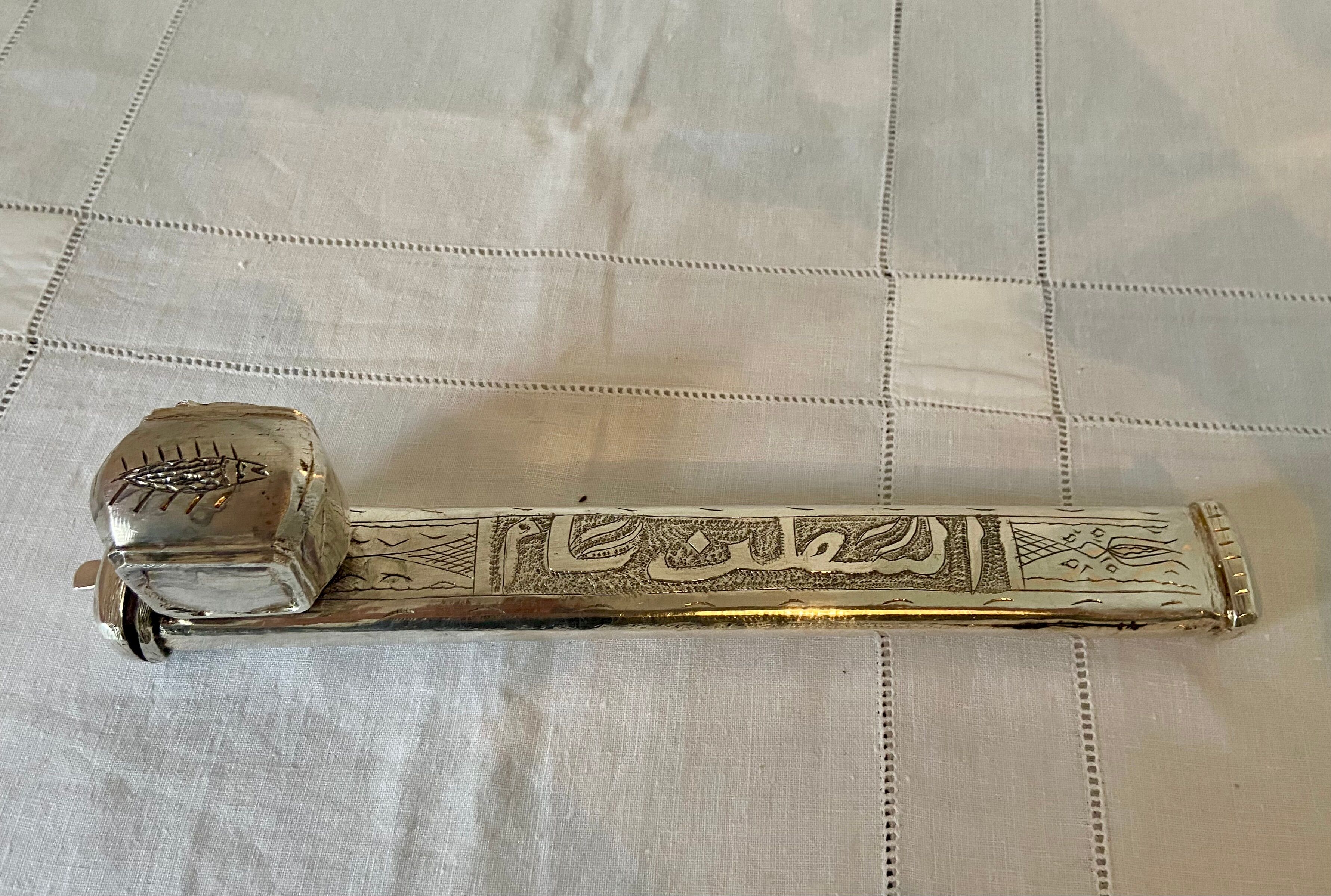 Qalamdam pen and inkwell