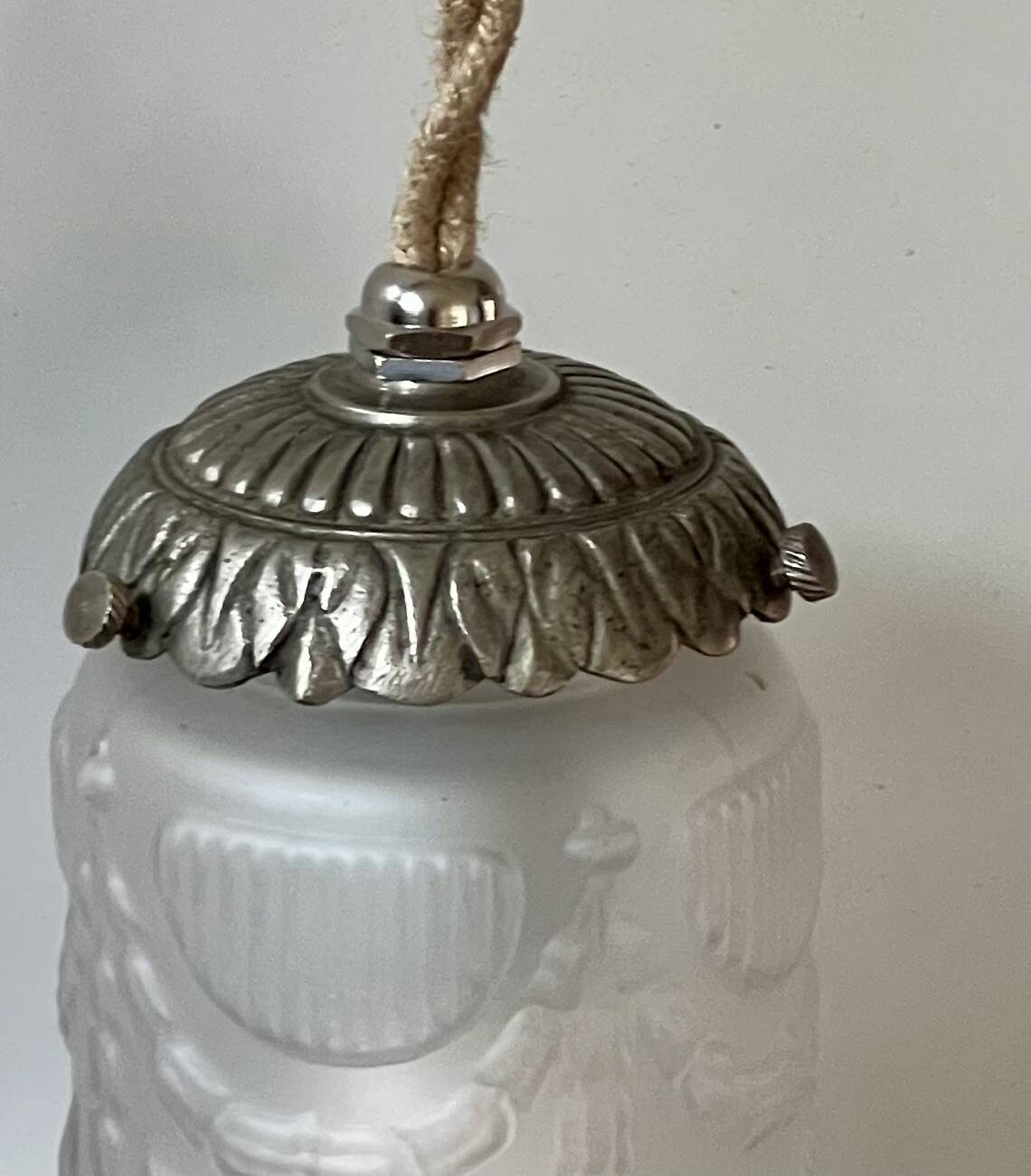 Pair of Art Deco lamps with boxwood hooks