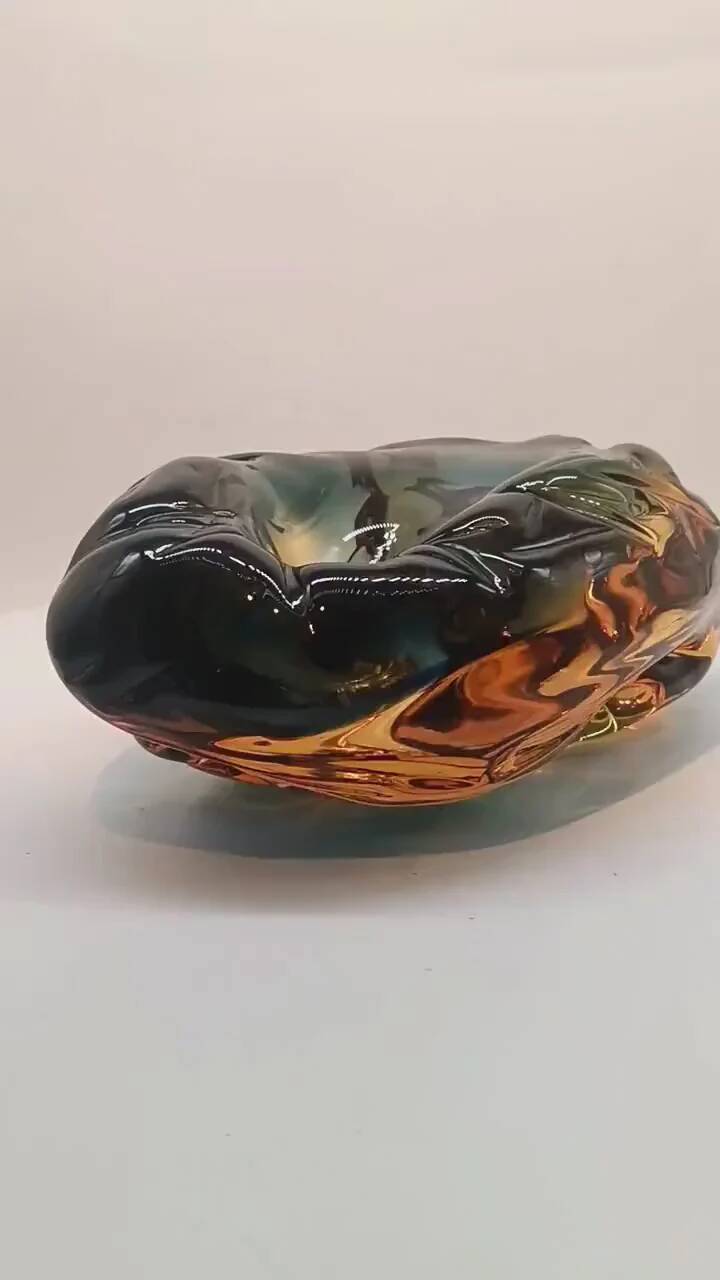 1950s large ashtray completely hand-blown and handcrafted in Murano glass, made in Italy - 18 cm