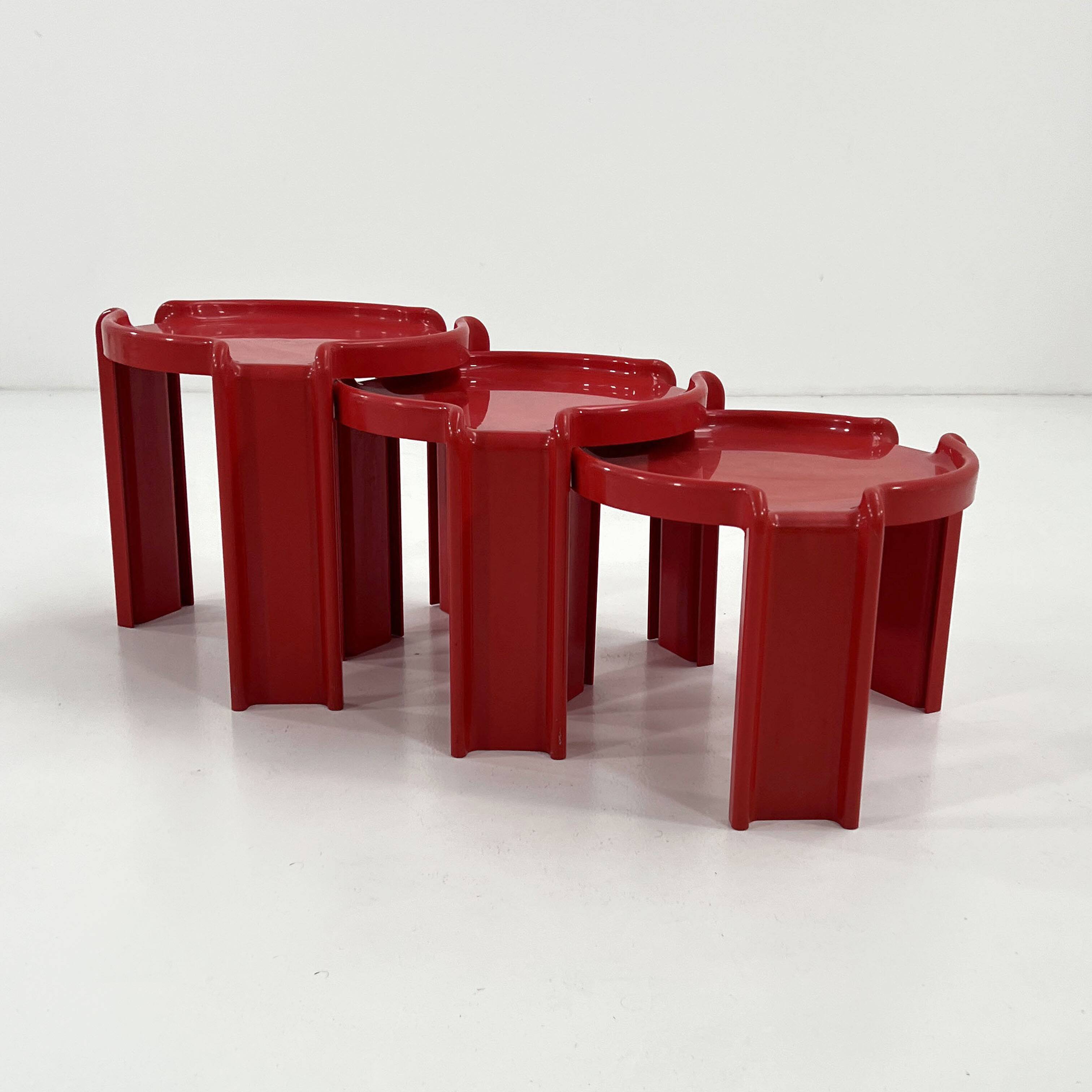 Set of 3 nesting tables by Giotto Stoppino for Kartell, 1970.