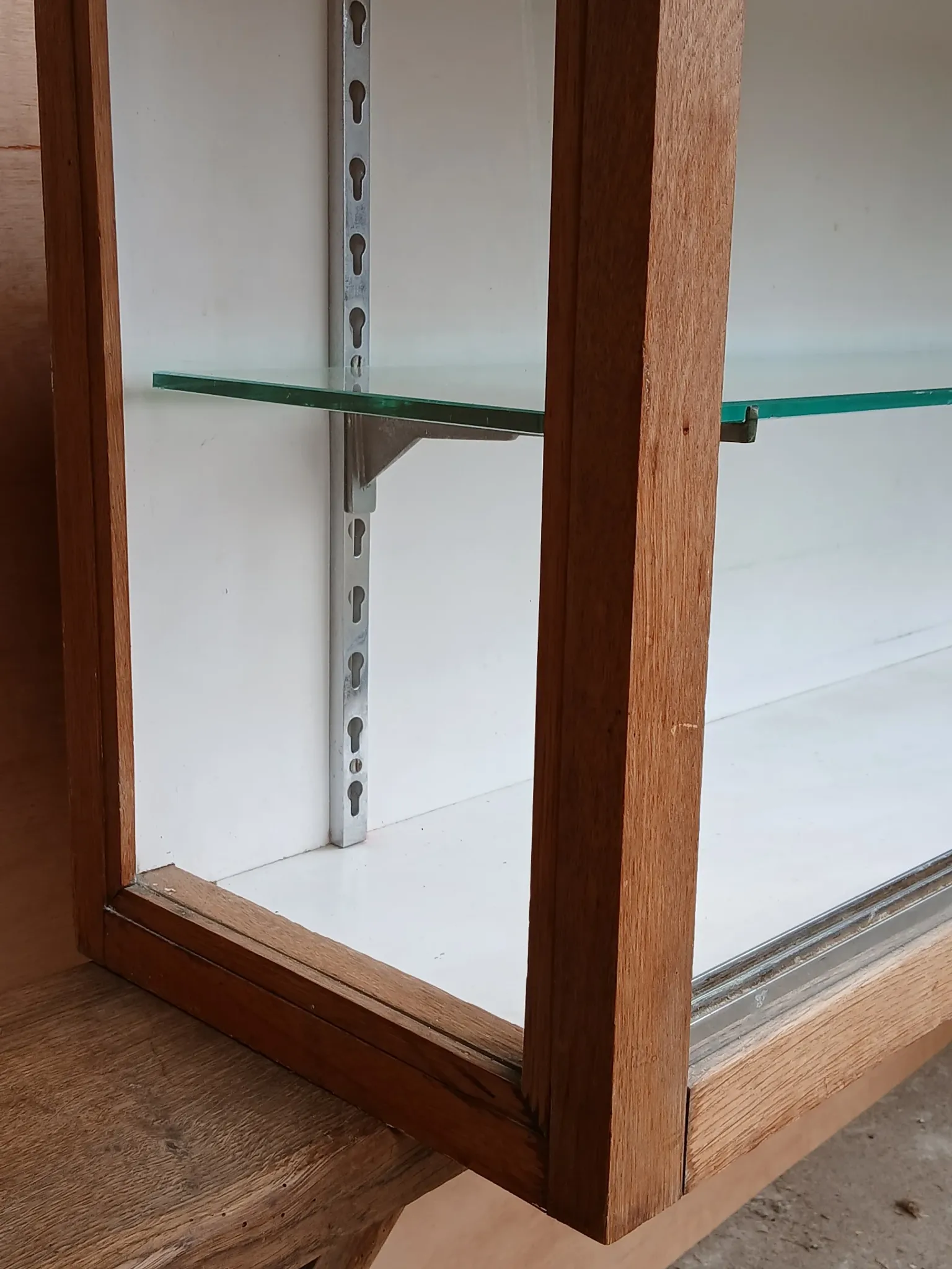 Vitrine murale années 50