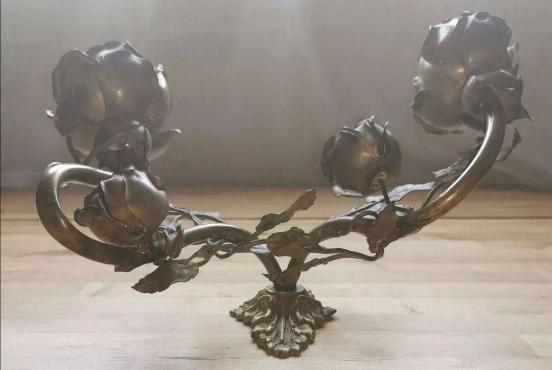 Brass wall sconce golden leaves and roses