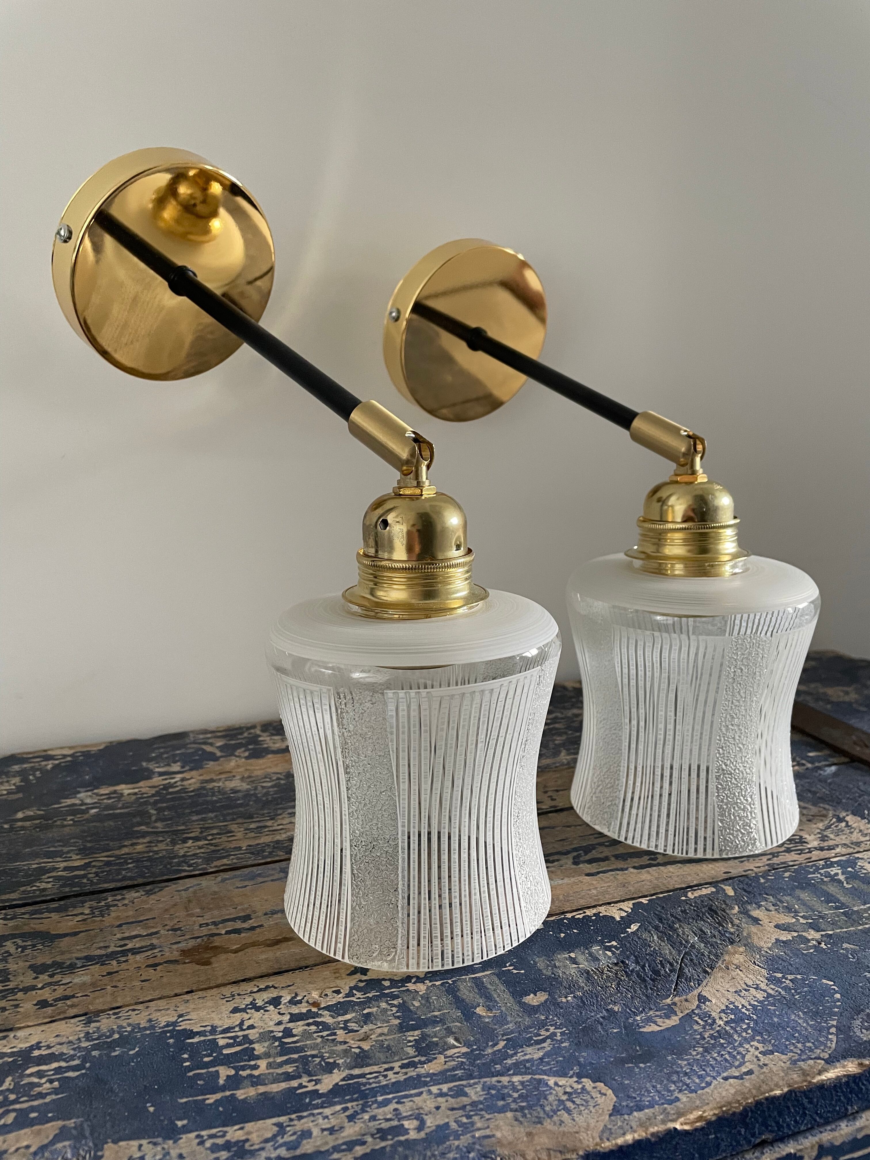 Pair of vintage wall lamps in electrified glass to nine