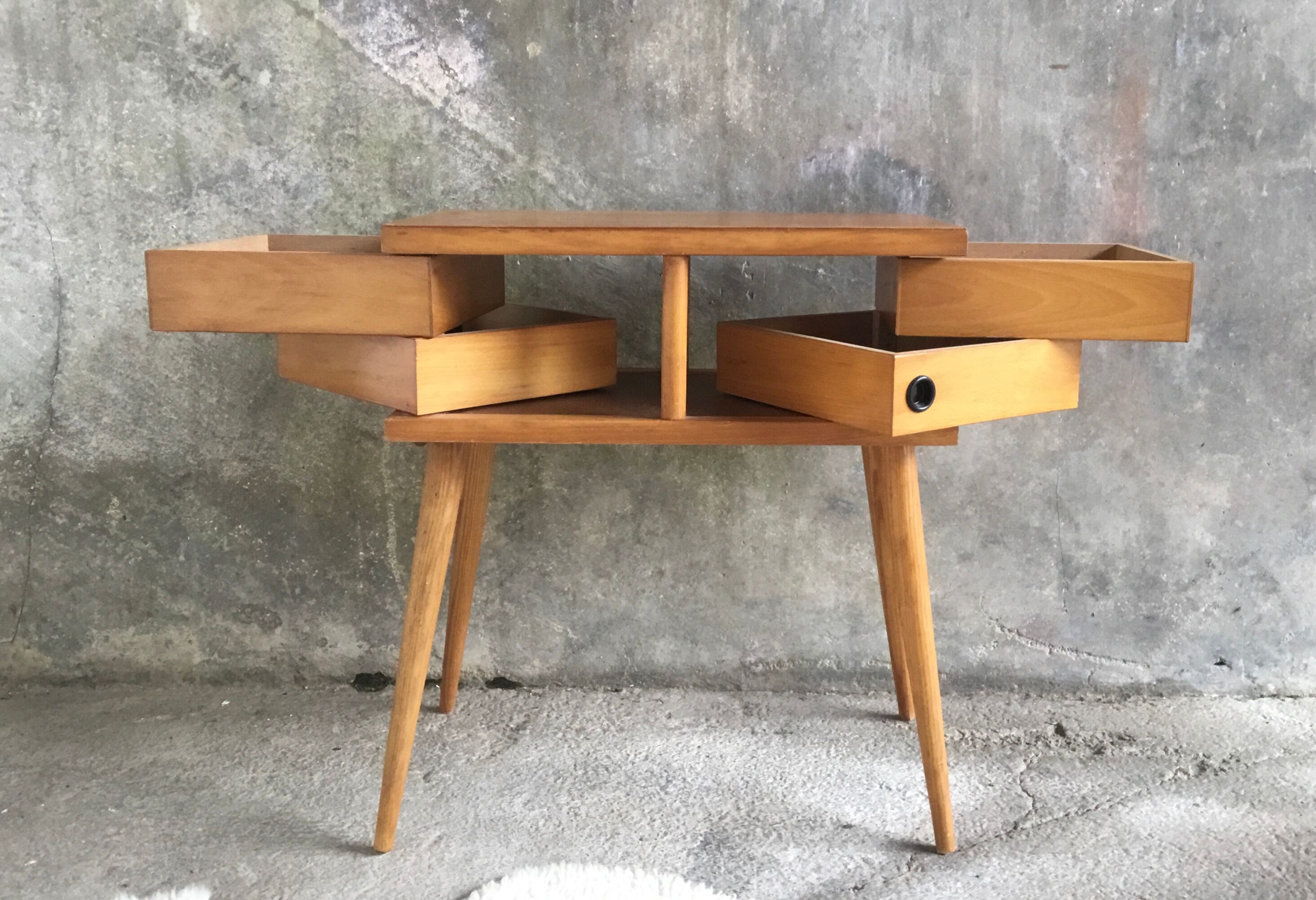 Worker with compass feet and swivel drawers vintage 1960