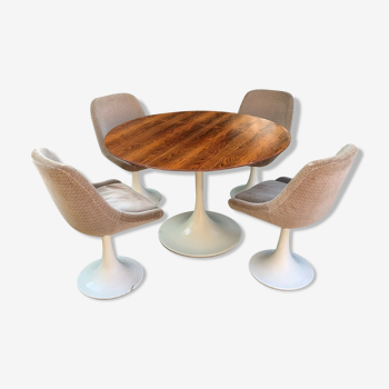 Table 70 and 4 tulip chair