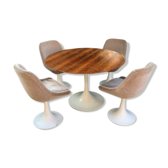 Table 70 and 4 tulip chair