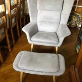 Relaxed chair with foot rests