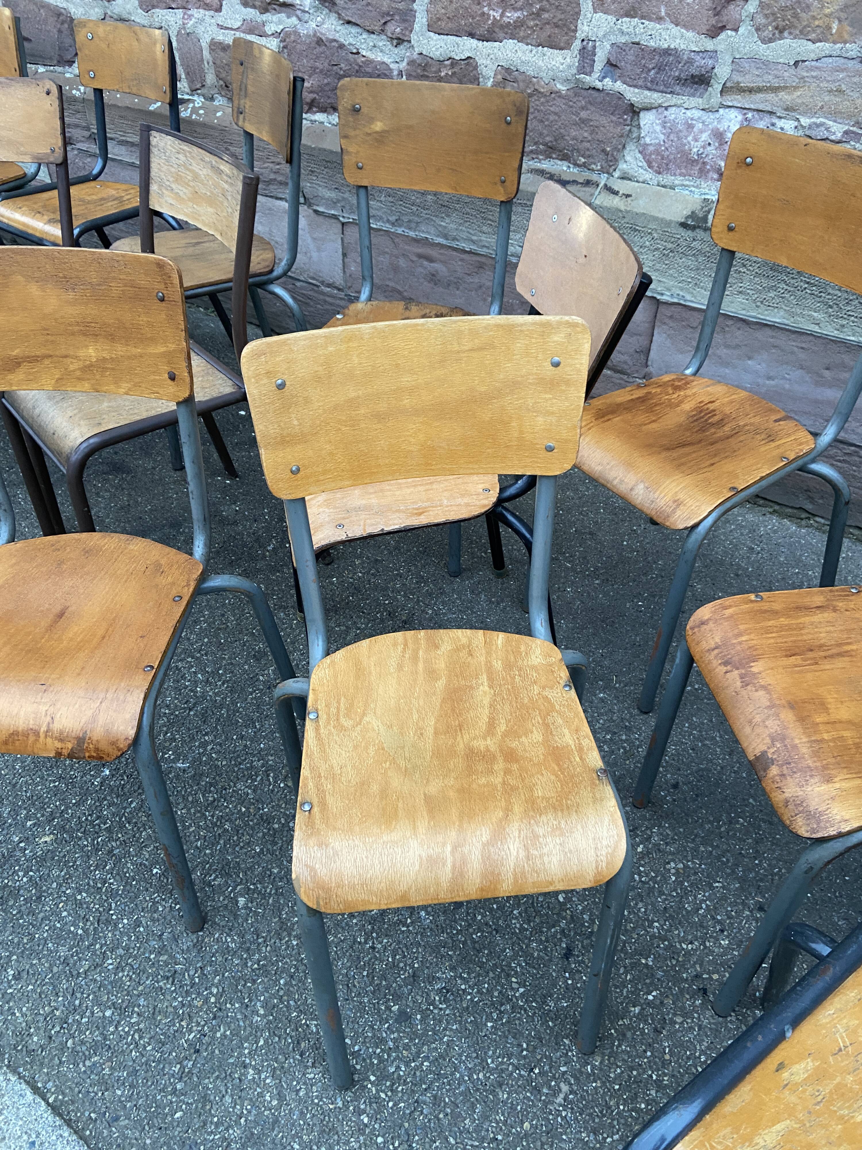 20 chaises industrielles école dépareillées vintage MULLCA tube & bois